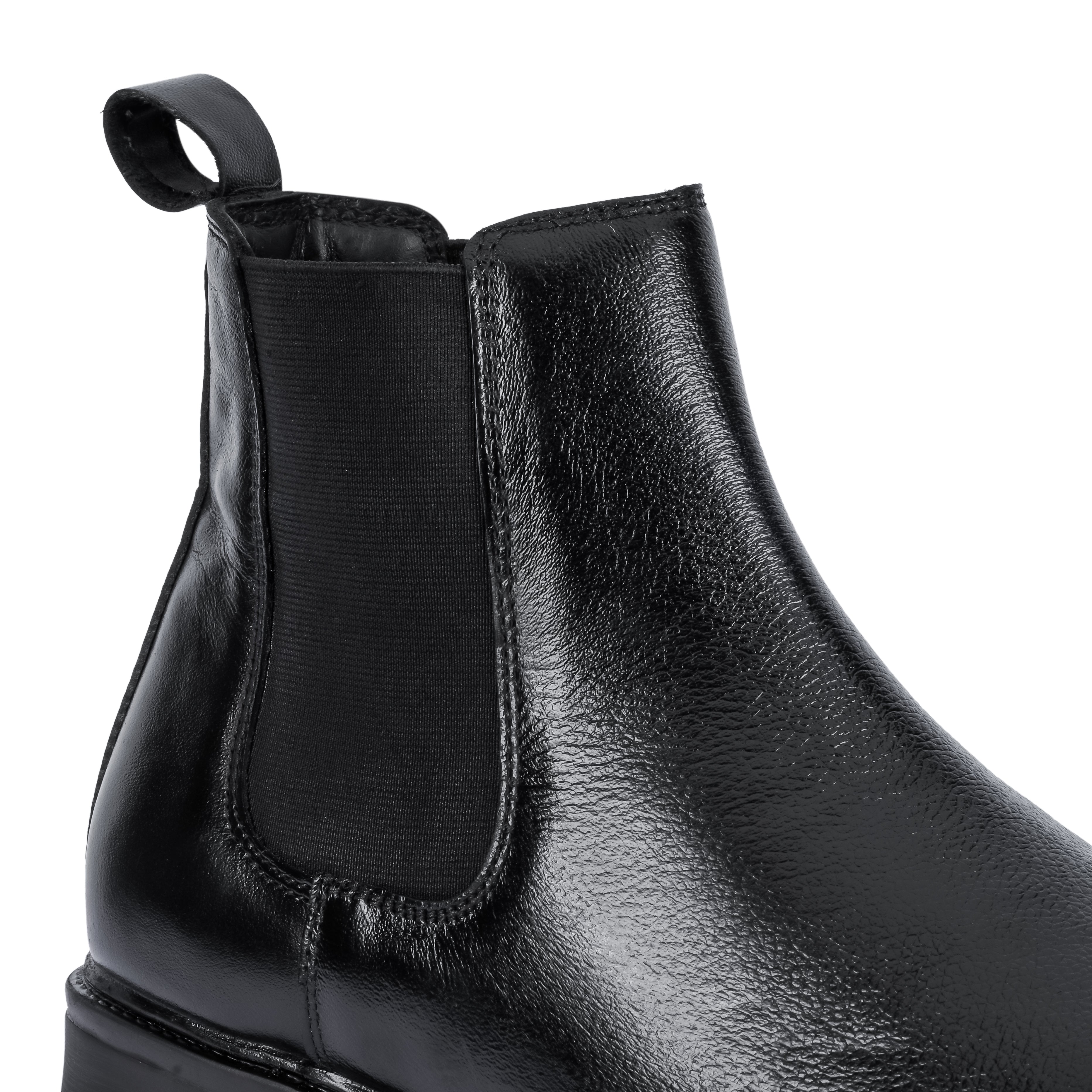 Round Milled Leather Chelsea - Black