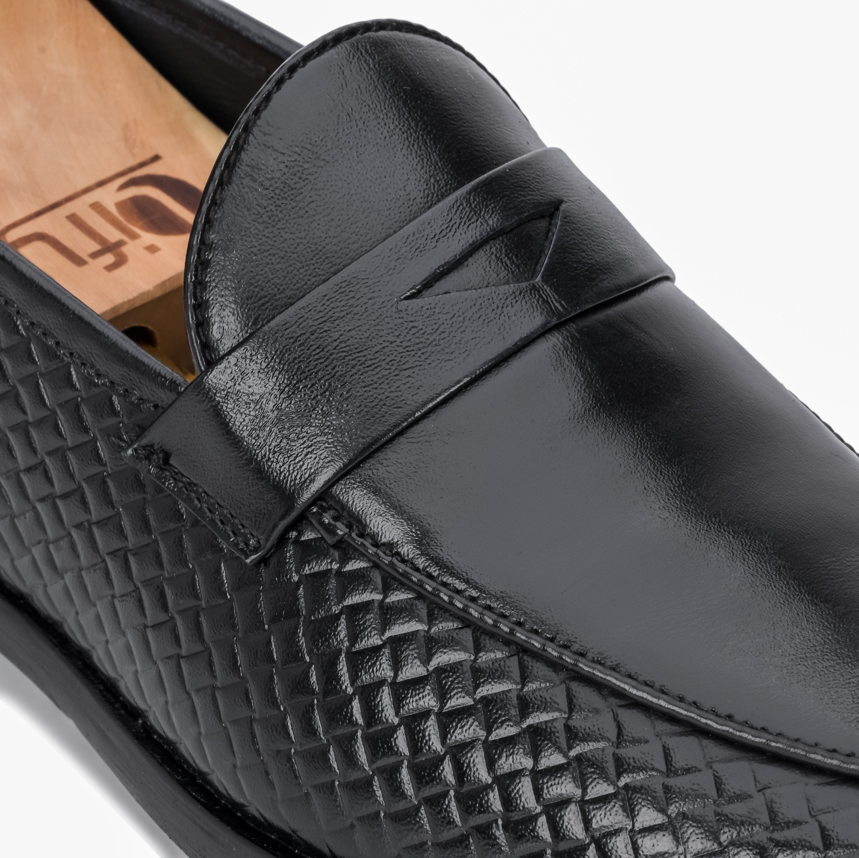 Textured Classic Loafer – Black